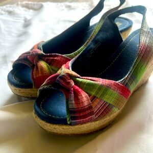 Pretty in plaid Mossimo open toe